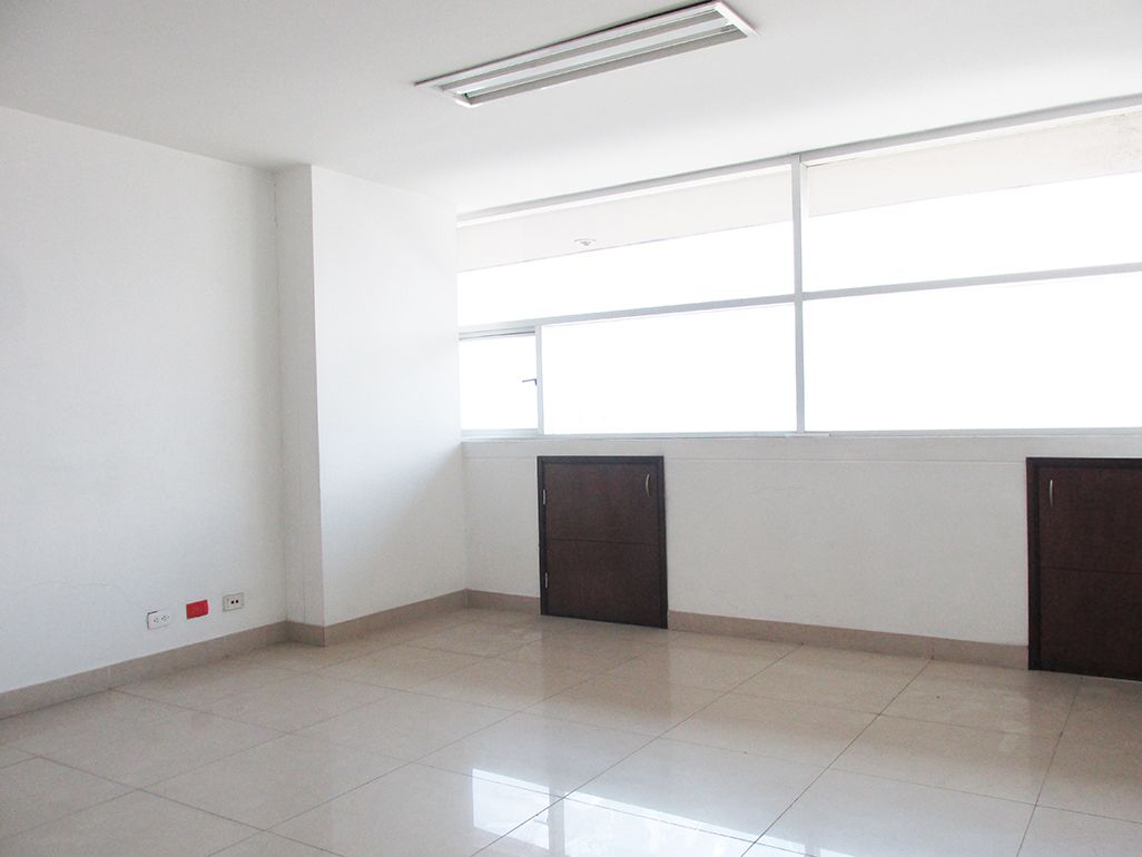 Oficina en arriendo Antioquia Medellín Astorga 208 m2 Habitaciones 0 Baños 2 Garajes 5 Precio $15000000
