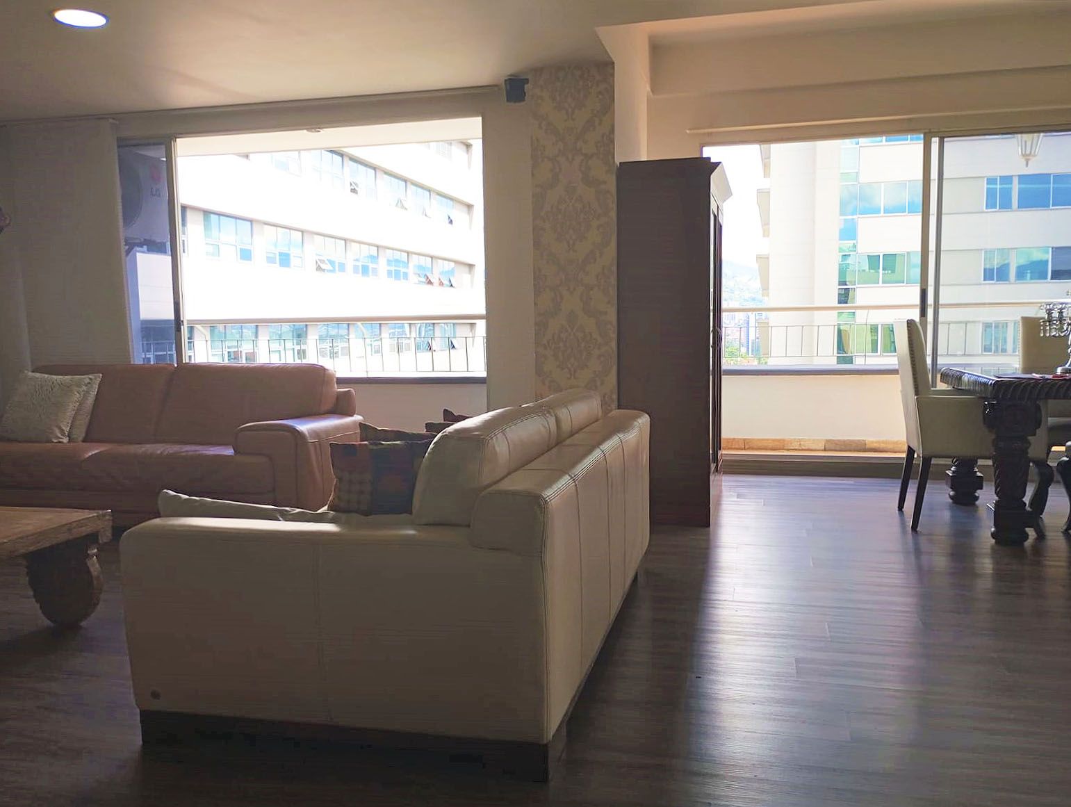 Apartamento en arriendo o venta Antioquia Medellín Los Balsos No2 133 m2 Habitaciones 3 Baños 6 Garajes 3 Precio venta $1300000000 Precio arriendo $9700000