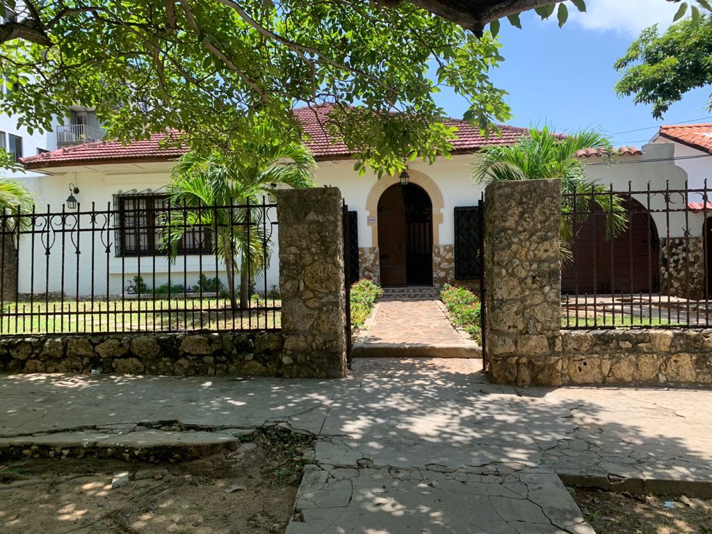 Casa en venta Atlántico Barranquilla El Prado 332 m2 Habitaciones 5 Baños 3 Garajes 4 Precio $2000000000