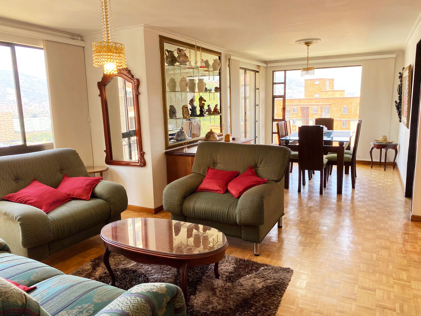 Apartamento en arriendo Antioquia Medellín Castropol 135 m2 Habitaciones 3 Baños 2 Garajes 3 Precio $3750000