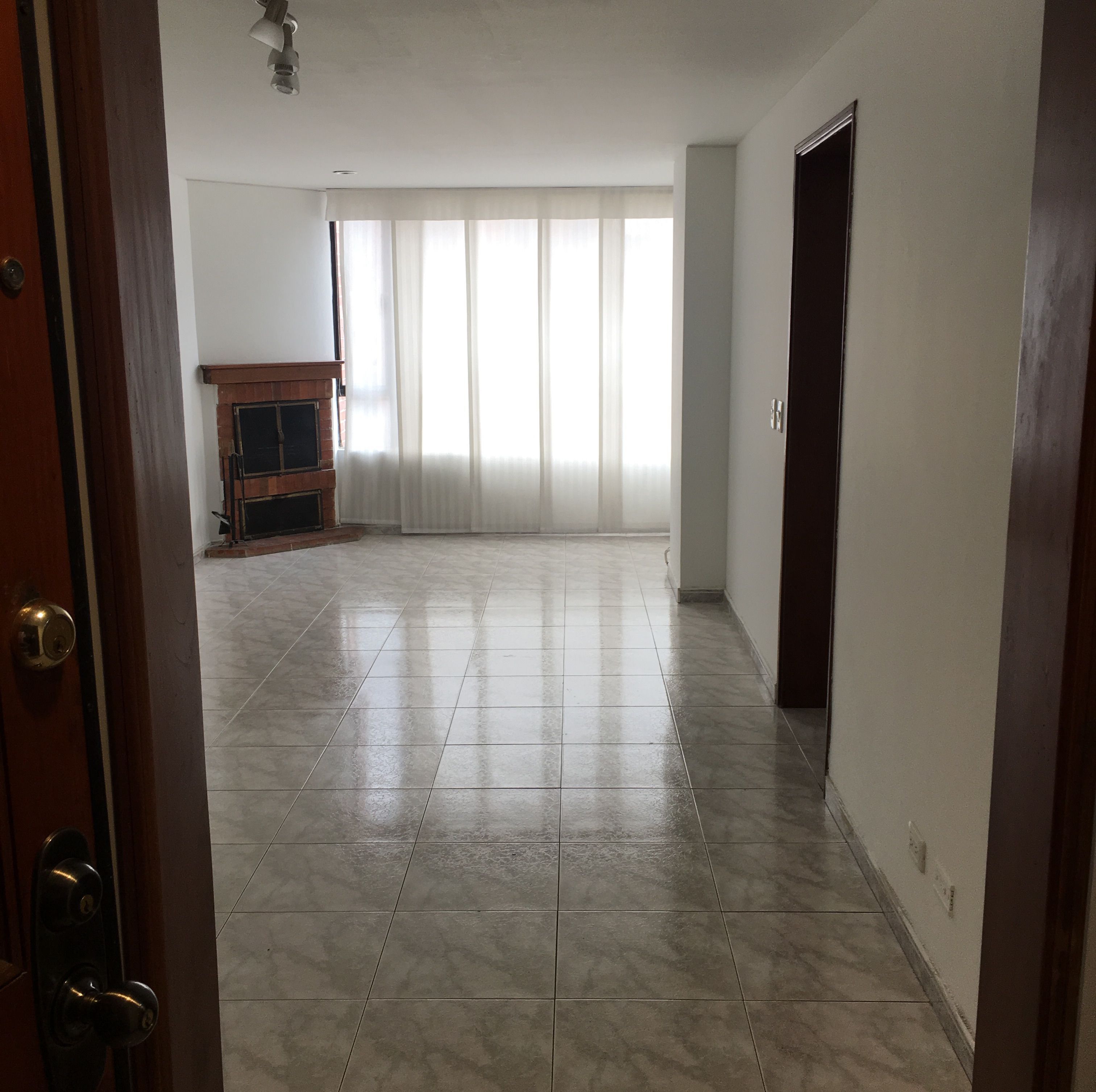 Apartamento en venta Cundinamarca Bogotá Santa Barbara Occidental 80 m2 Habitaciones 3 Baños 2 Garajes 2 Precio $485000000