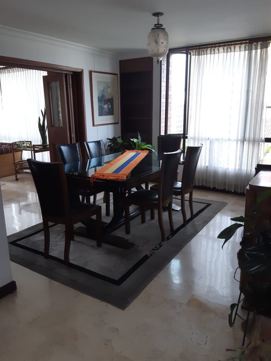 Apartamento en arriendo Valle Del Cauca Cali Centenario 180 m2 Habitaciones 4 Baños 4 Garajes 3 Precio $3600000