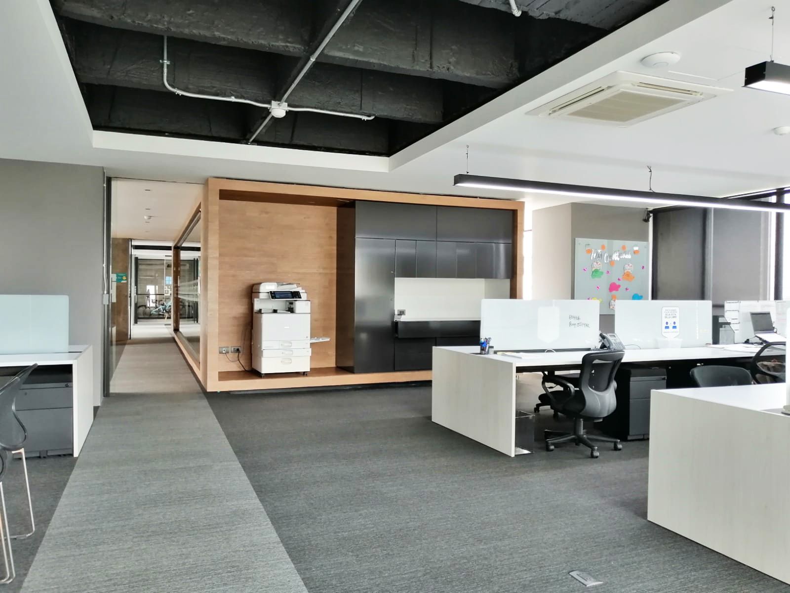 Oficina en venta Antioquia Medellín Las Lomas No2 329 m2 Habitaciones 0 Baños 13 Garajes 12 Precio $4050000000