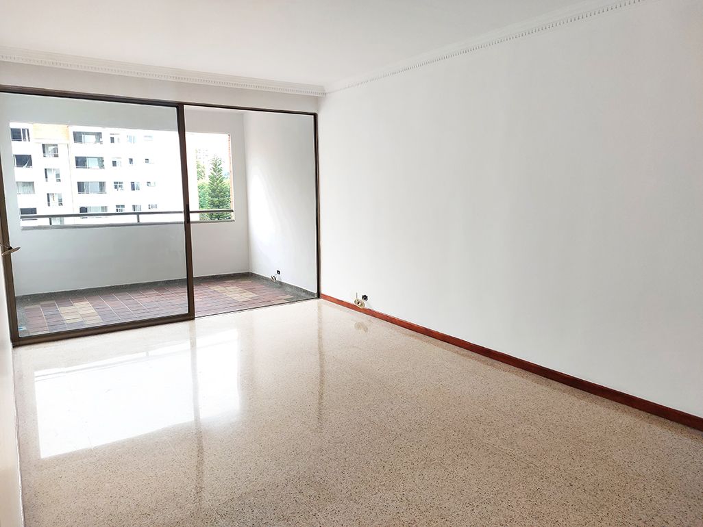 Apartamento en arriendo Antioquia Medellín Patio Bonito 120 m2 Habitaciones 3 Baños 4 Garajes 2 Precio $3700000