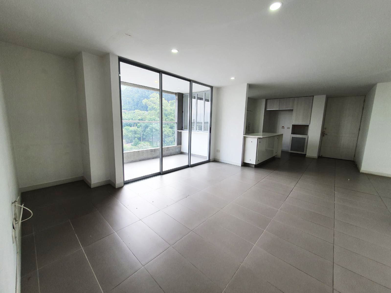 Apartamento en arriendo Antioquia Medellín Castropol 84 m2 Habitaciones 2 Baños 4 Garajes 3 Precio $3500000