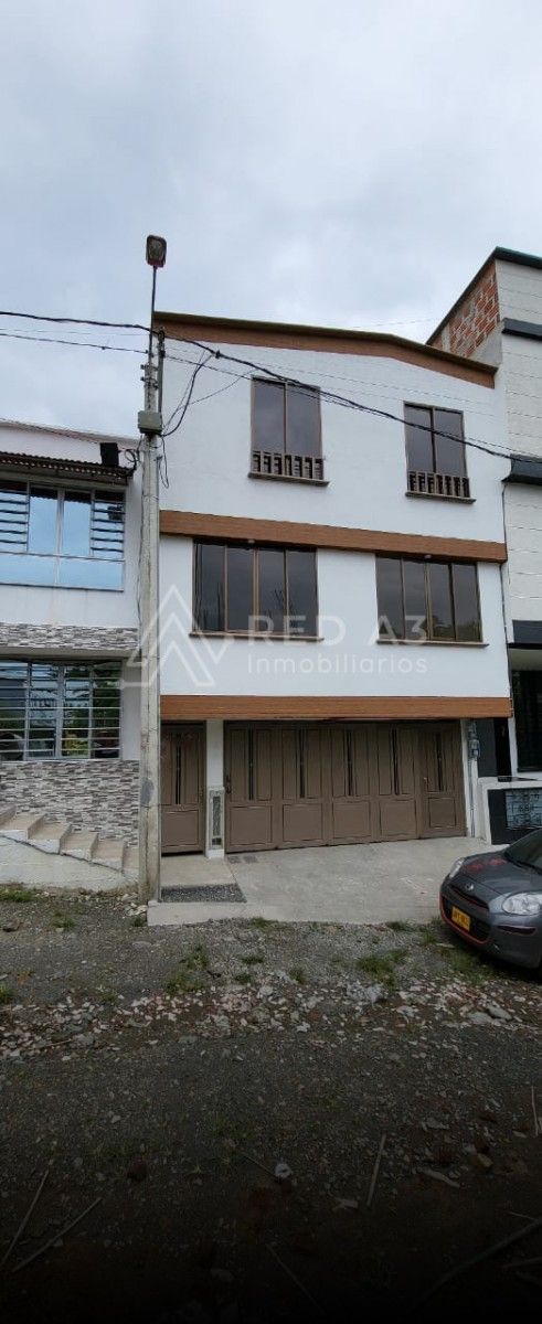 Casa en venta Risaralda Dosquebradas La Pradera 200 m2 Habitaciones 7 Baños 6 Garajes 4 Precio $400000000