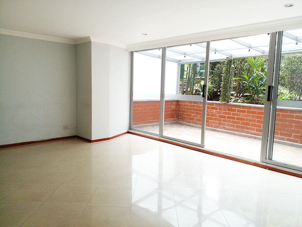 Apartamento en arriendo Antioquia Medellín El Tesoro 160 m2 Habitaciones 3 Baños 2 Garajes 2 Precio $4000000