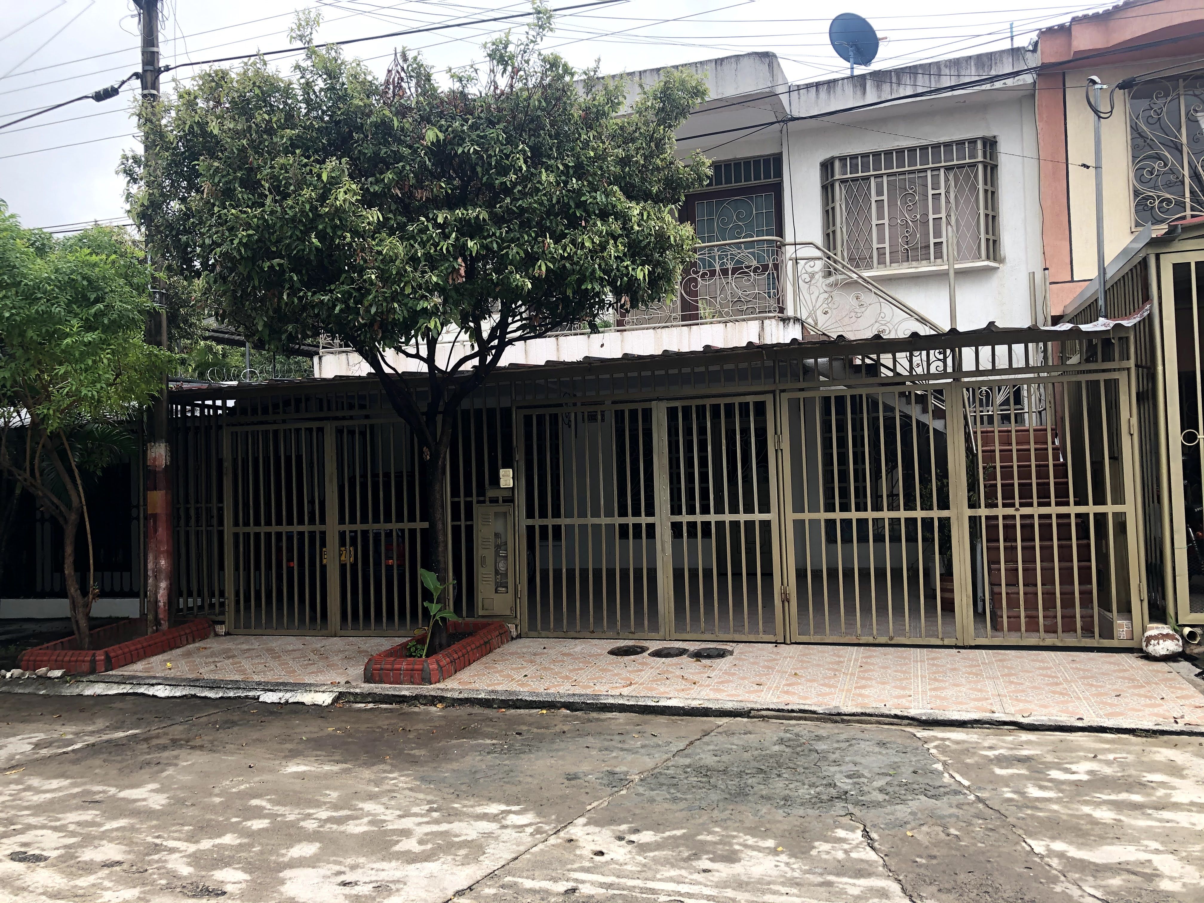 Casa en venta Huila Neiva Jorge Eliecer Gaitan 150 m2 Habitaciones 5 Baños 6 Garajes 2 Precio $300000000