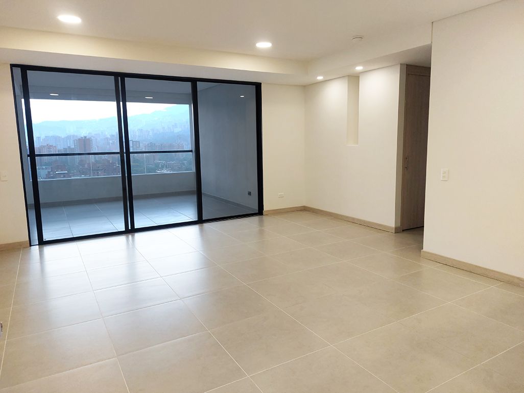 Apartamento en arriendo Antioquia Envigado El Portal 120 m2 Habitaciones 3 Baños 4 Garajes 3 Precio $3800000