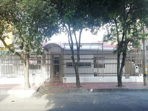 Casa en venta Huila Neiva Modelo 330 m2 Habitaciones 11 Baños 21 Garajes 1 Precio $1050000000