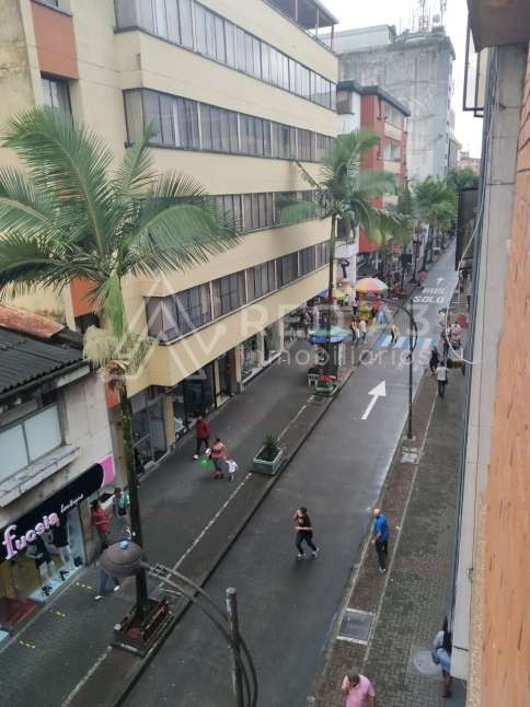 Apartamento en venta Risaralda Pereira Sector Galeria Central 127 m2 Habitaciones 3 Baños 4 Garajes 1 Precio $317500000