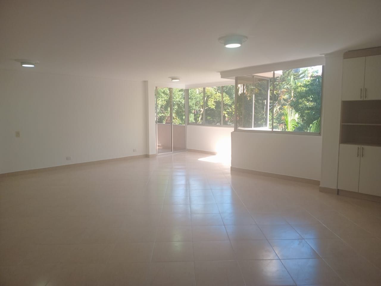 Apartamento en arriendo o venta Antioquia Medellín Manila 150 m2 Habitaciones 3 Baños 4 Garajes 3 Precio venta $870000000 Precio arriendo $4200000