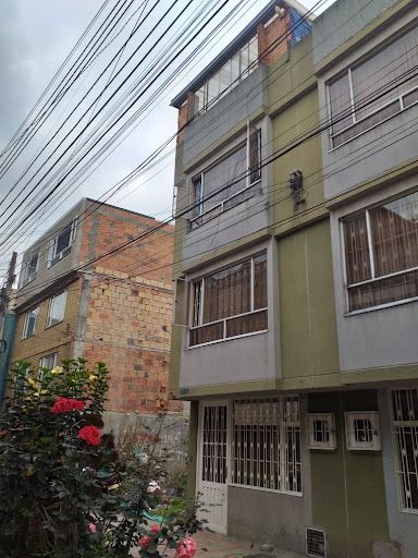 Casa en venta Cundinamarca Bogotá Villas De Granada 41 m2 Habitaciones 4 Baños 2 Garajes 0 Precio $300000000