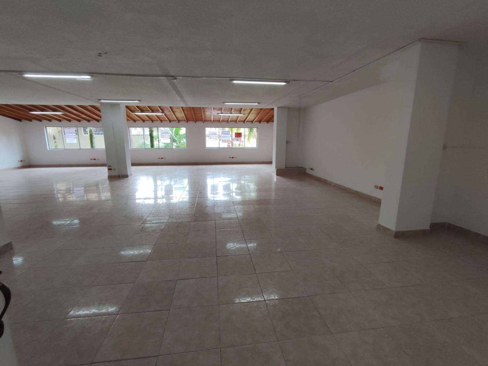Local en arriendo Antioquia Rionegro El Faro 180 m2 Habitaciones 0 Baños 6 Garajes 1 Precio $3500000