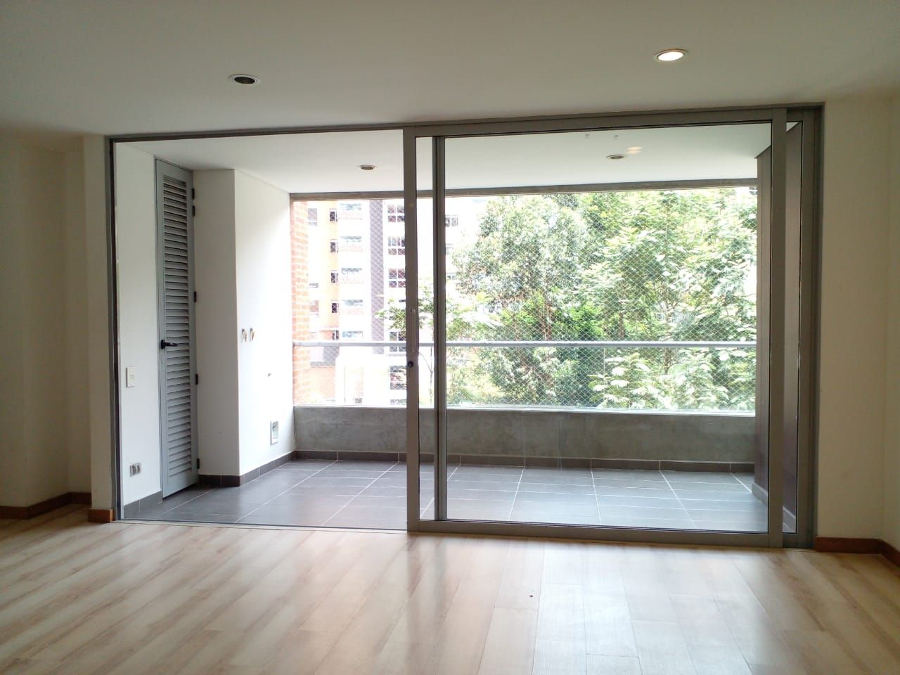Apartamento en arriendo Antioquia Envigado Loma De Los Benedictinos 124 m2 Habitaciones 3 Baños 4 Garajes 3 Precio $3700000