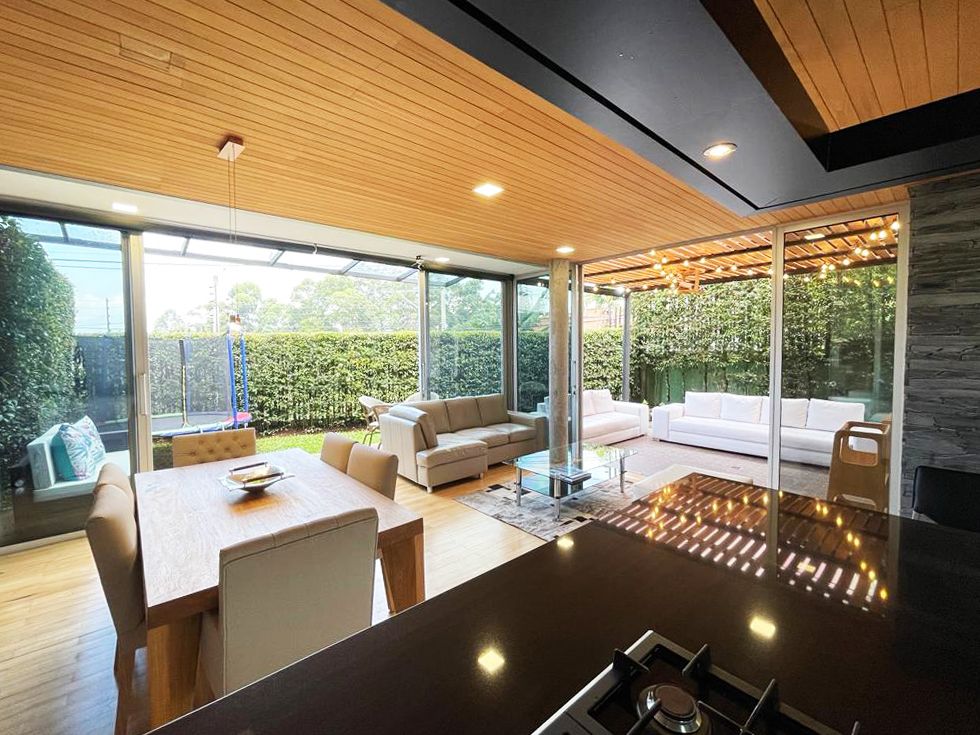 Casa en venta Antioquia Envigado Loma Del Atravesado 291 m2 Habitaciones 3 Baños 6 Garajes 5 Precio $1420000000