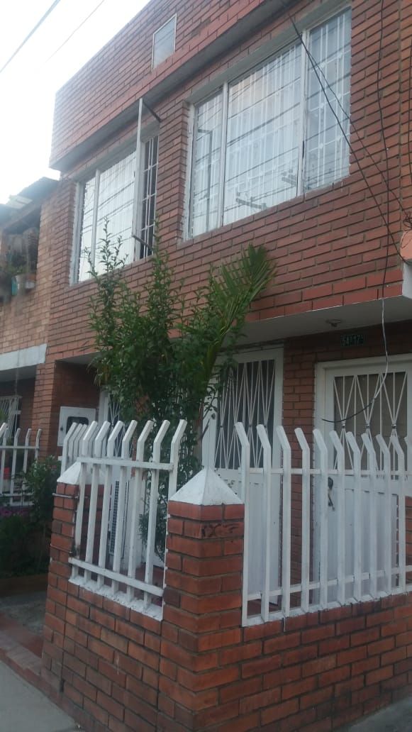Casa en venta Cundinamarca Bogotá Ub Santa Cecilia 84 m2 Habitaciones 7 Baños 2 Garajes 2 Precio $400000000
