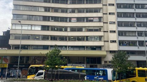 Oficina en arriendo o venta Cundinamarca Bogotá La Veracruz 300 m2 Habitaciones 0 Baños 2 Garajes 1 Precio venta $2100000000 Precio arriendo $8504000