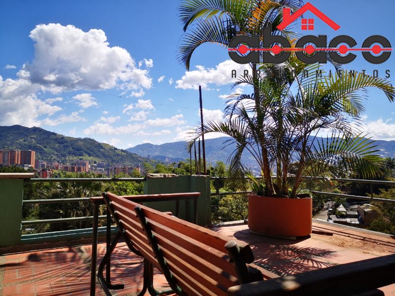 Casa en arriendo o venta Antioquia Envigado Loma Del Atravesado 1600 m2 Habitaciones 6 Baños 5 Garajes 7 Precio venta $3800000000 Precio arriendo $12000000