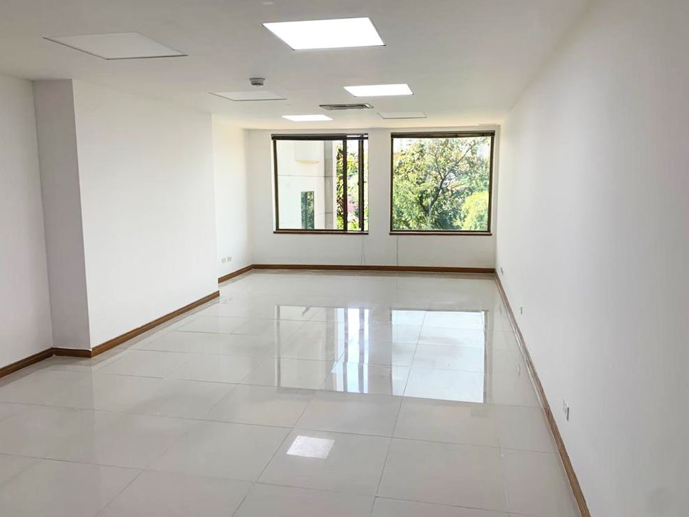 Oficina en arriendo o venta Antioquia Medellín Astorga 47 m2 Habitaciones 0 Baños 0 Garajes 2 Precio venta $440000000 Precio arriendo $3150000