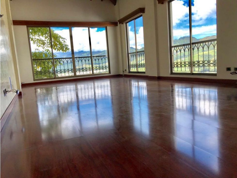 Casa en arriendo o venta Caldas Manizales Lleras 360 m2 Habitaciones 4 Baños 5 Garajes 6 Precio venta $2500000000 Precio arriendo $10000000