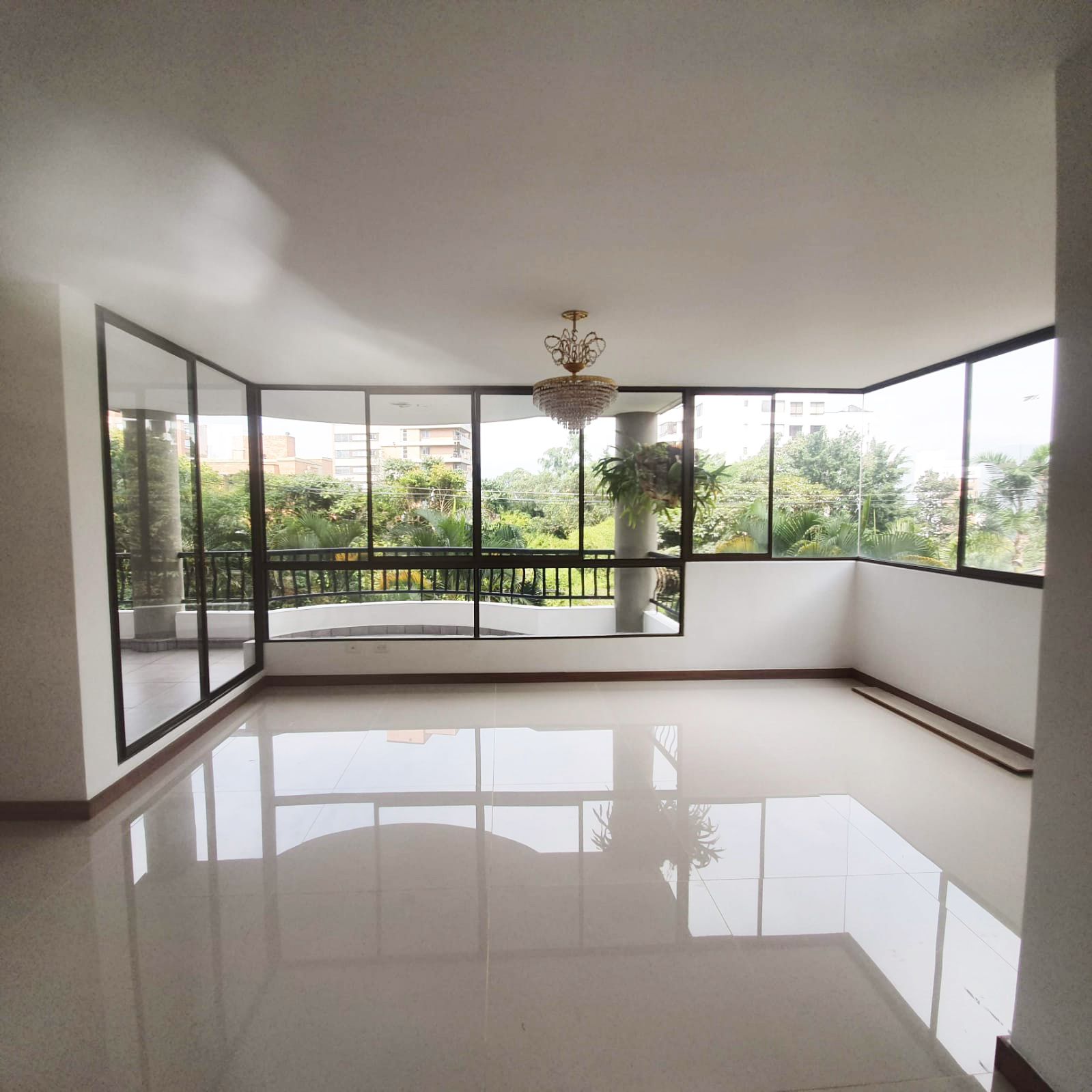 Apartamento en venta Antioquia Medellín Alejandria 142 m2 Habitaciones 3 Baños 4 Garajes 3 Precio $660000000