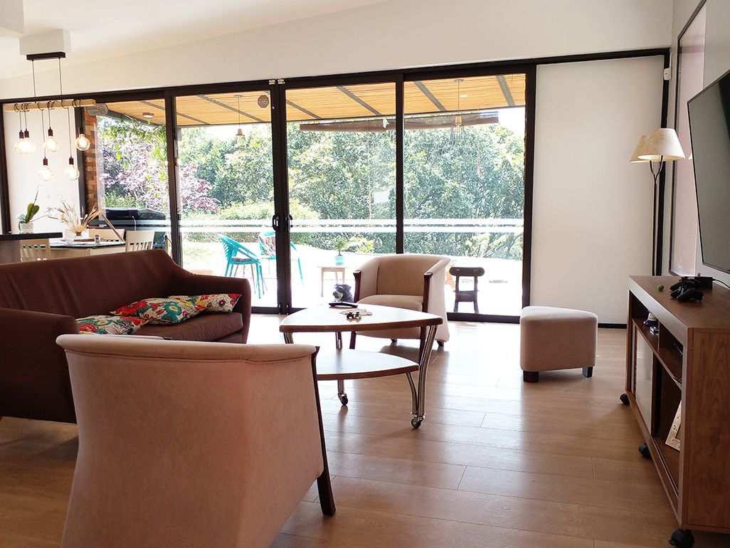 Casa en venta Antioquia Envigado La Mesa 233 m2 Habitaciones 3 Baños 6 Garajes 13 Precio $1750000000