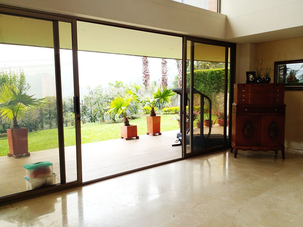 Casa en arriendo Antioquia Medellín El Tesoro 450 m2 Habitaciones 3 Baños 6 Garajes 4 Precio $10500000