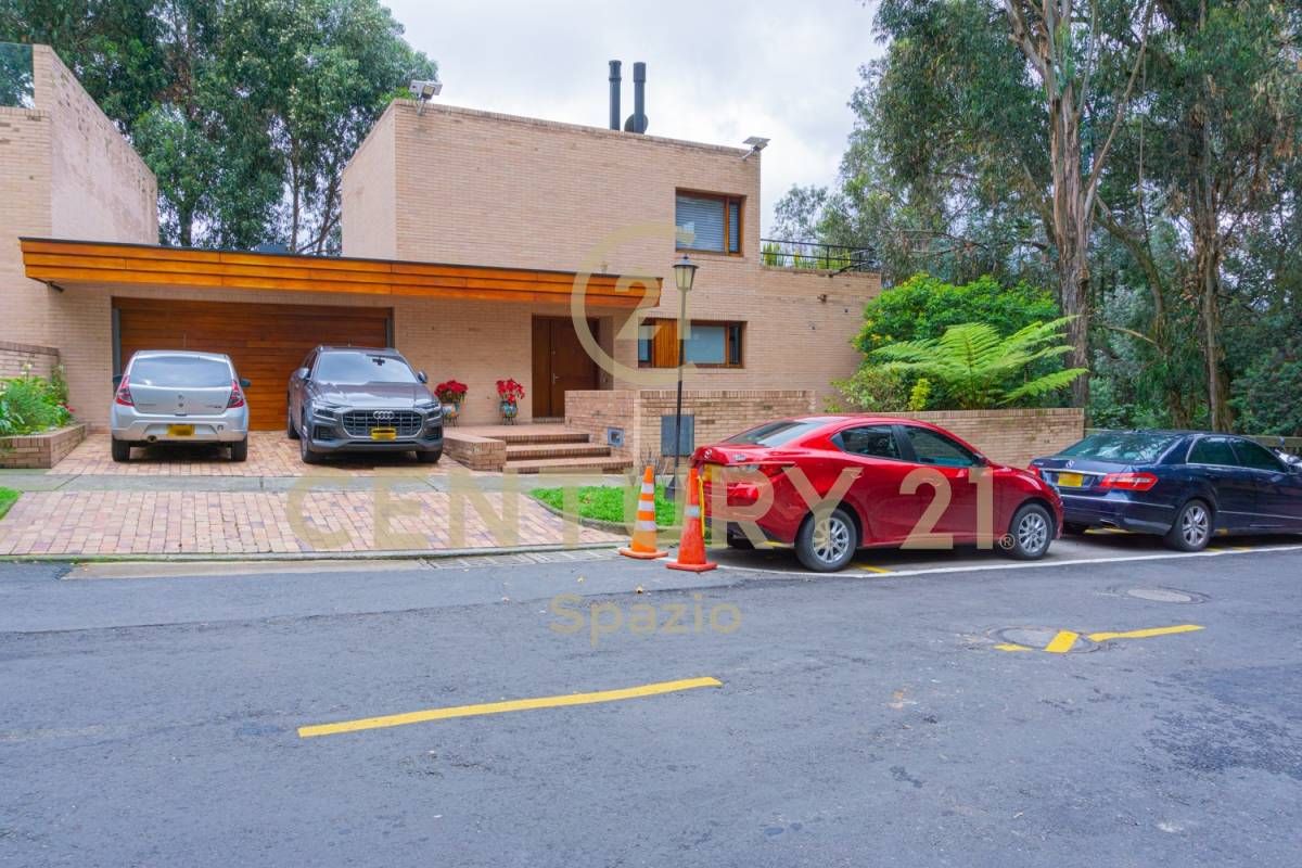 Casa en venta Cundinamarca Bogotá Ginebra Norte 830 m2 Habitaciones 6 Baños 6 Garajes 4 Precio $6400000000