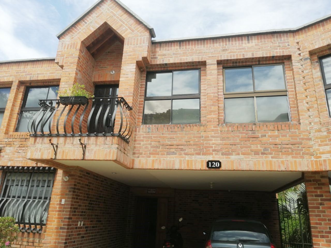 Casa en arriendo Antioquia Envigado El Esmeraldal 386 m2 Habitaciones 5 Baños 15 Garajes 4 Precio $8000000