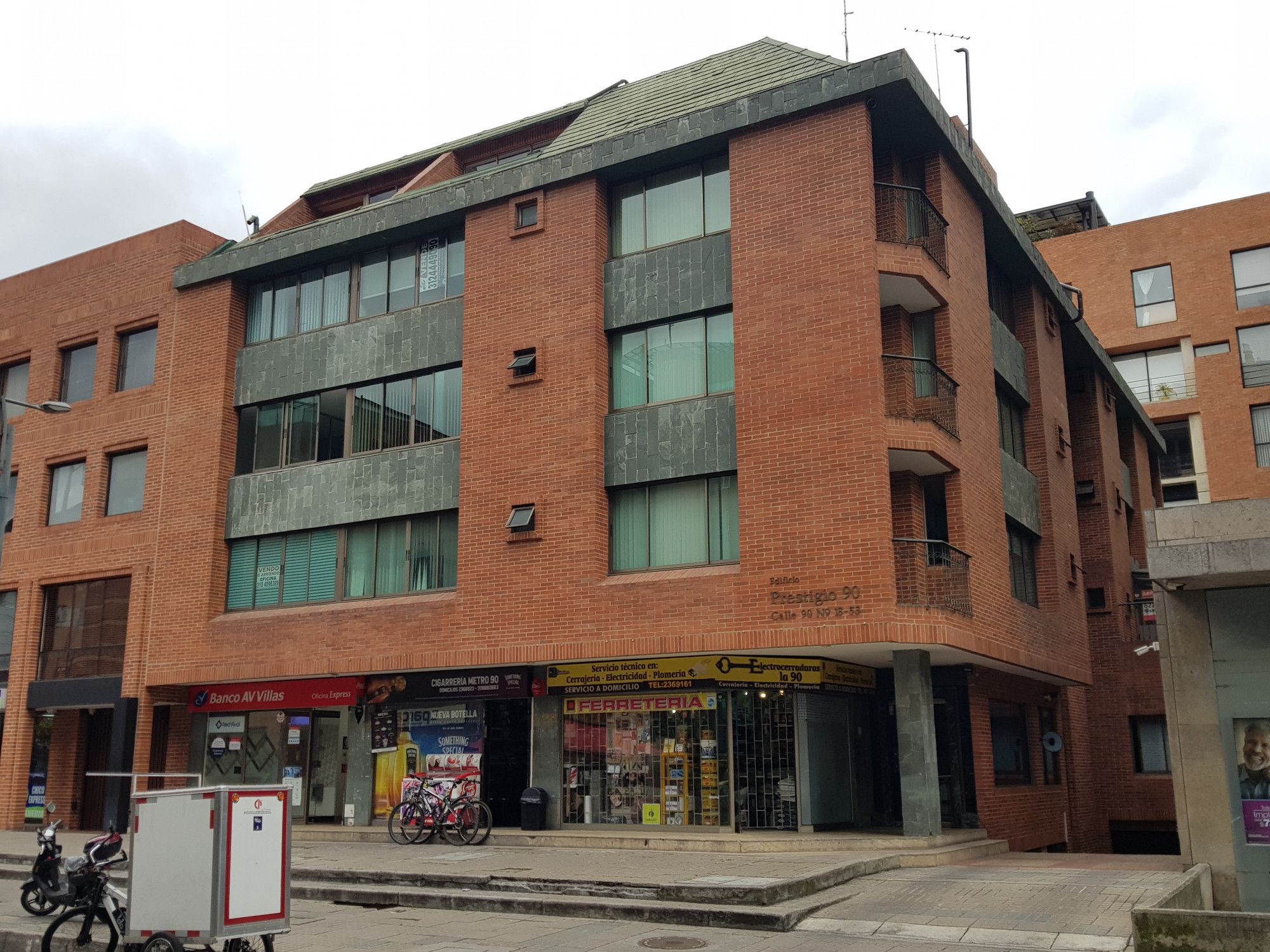 Oficina en venta Cundinamarca Bogotá Chico 250 m2 Habitaciones 0 Baños 4 Garajes 3 Precio $620000000