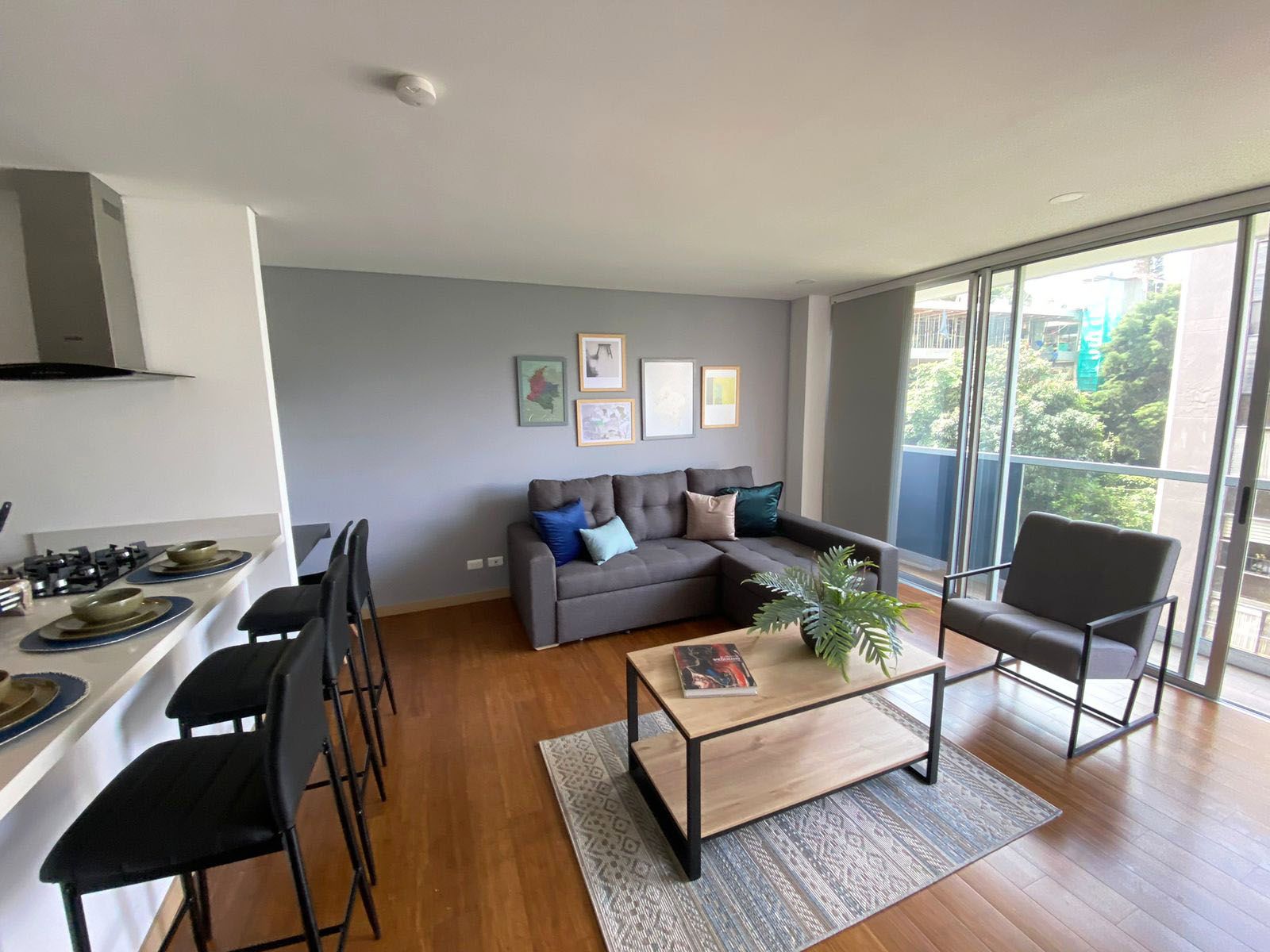 Apartaestudio en arriendo Antioquia Medellín El Diamante No2 63 m2 Habitaciones 1 Baños 2 Garajes 2 Precio $5650000