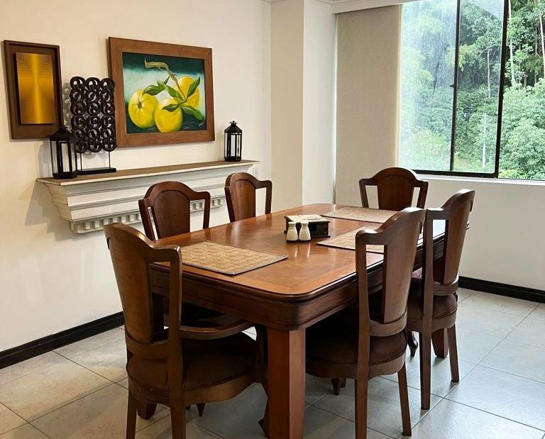 Apartamento en arriendo Antioquia Envigado Alto De Misael 92 m2 Habitaciones 3 Baños 2 Garajes 2 Precio $4000000