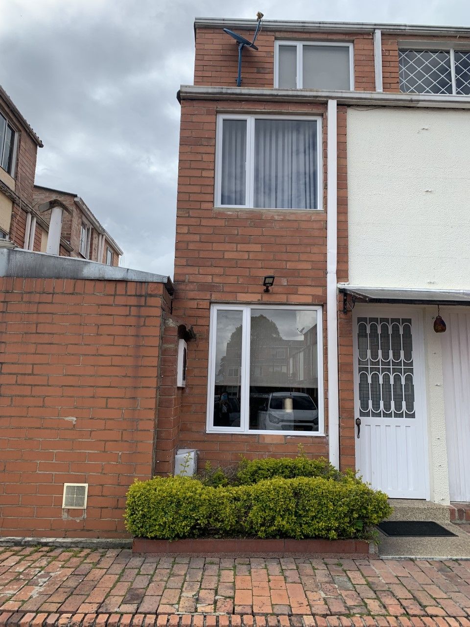 Casa en venta Cundinamarca Bogotá Ub Bolivia Oriental 110 m2 Habitaciones 4 Baños 2 Garajes 2 Precio $380000000