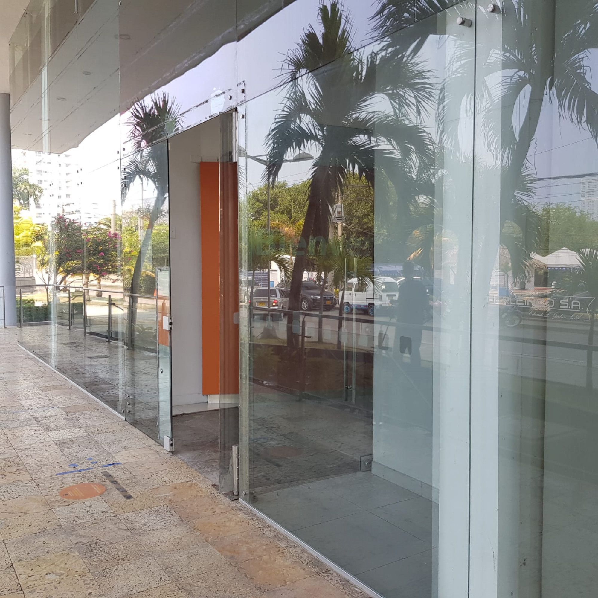 Local en venta Bolívar Cartagena Manga 167 m2 Habitaciones 0 Baños 2 Garajes 3 Precio $1620000000