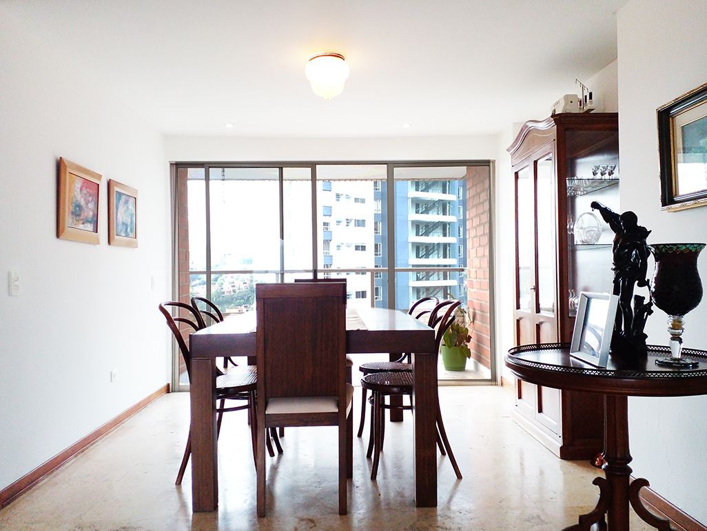Apartamento en venta Antioquia Medellín San Lucas 148 m2 Habitaciones 3 Baños 6 Garajes 3 Precio $1300000000