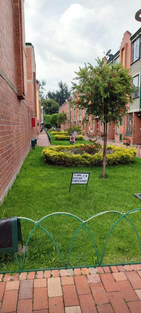 Casa en venta Cundinamarca Bogotá Santa Rosa 85 m2 Habitaciones 4 Baños 4 Garajes 2 Precio $470000000