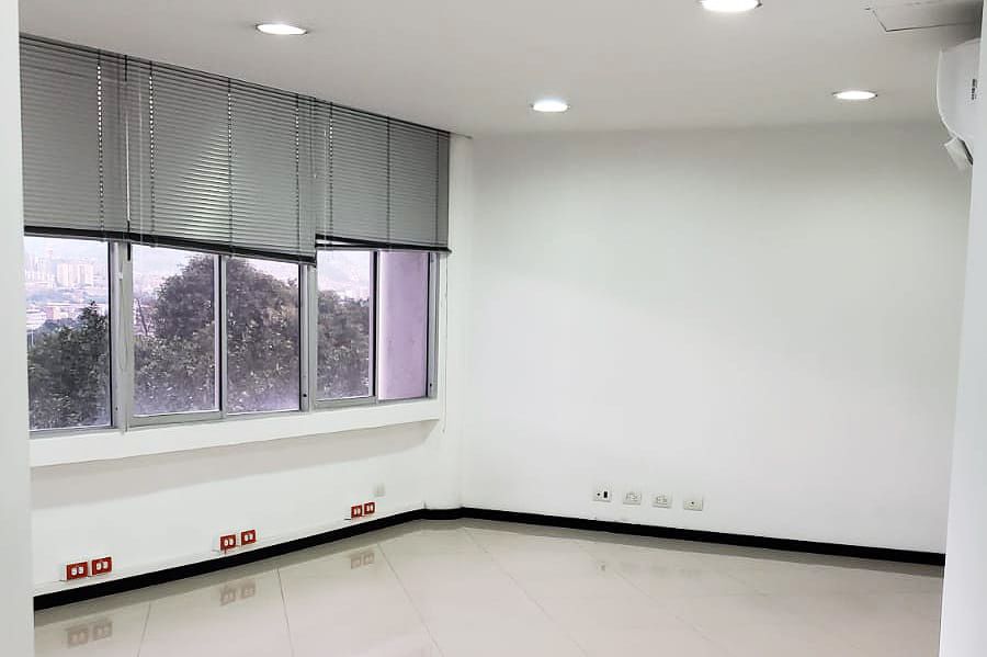 Oficina en arriendo o venta Antioquia Medellín Astorga 62 m2 Habitaciones 0 Baños 1 Garajes 2 Precio venta $485000000 Precio arriendo $3200000