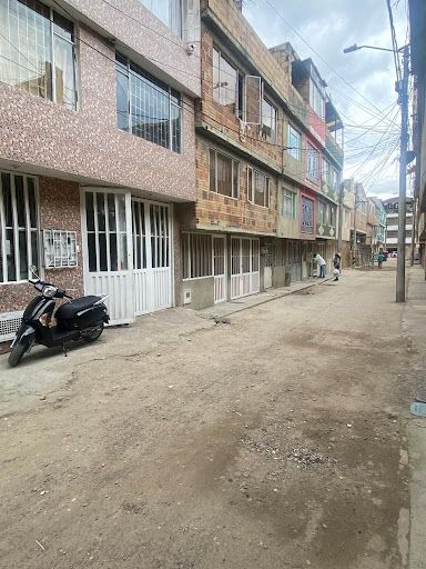 Casa en venta Cundinamarca Bogotá Kasandra 216 m2 Habitaciones 12 Baños 4 Garajes 0 Precio $550000000