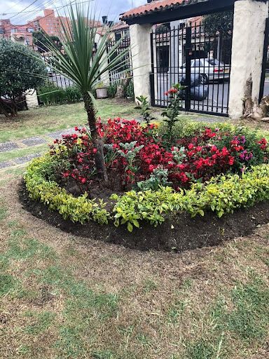 Casa en venta Cundinamarca Bogotá Prado Veraniego Norte 480 m2 Habitaciones 5 Baños 4 Garajes 4 Precio $1850000000