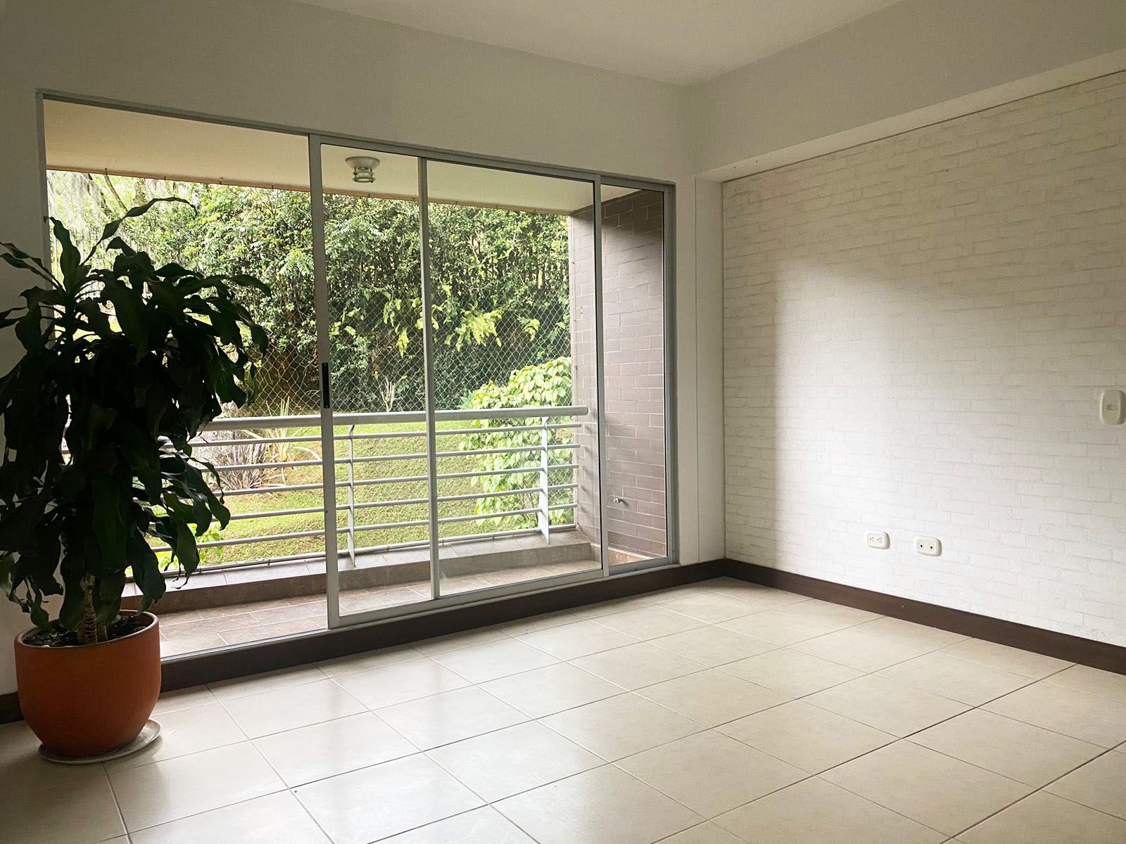 Apartamento en arriendo Antioquia Envigado El Escobero 100 m2 Habitaciones 2 Baños 2 Garajes 3 Precio $4450000