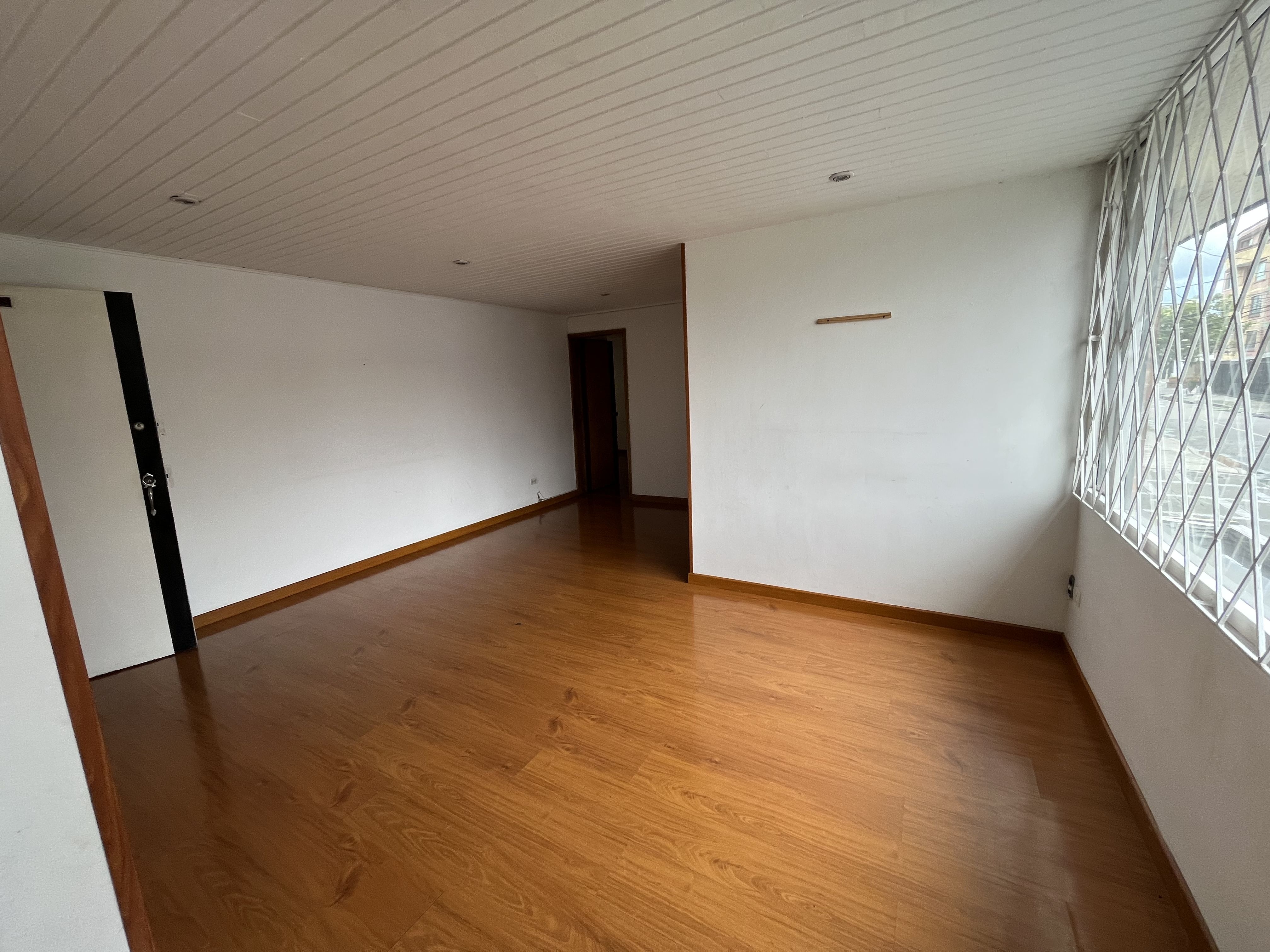 Apartamento en venta Cundinamarca Bogotá Normandía 60 m2 Habitaciones 2 Baños 2 Garajes 2 Precio $310000000