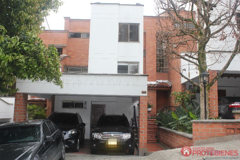 Casa en venta Antioquia Medellín Los Balsos No1 370 m2 Habitaciones 4 Baños 8 Garajes 4 Precio $1600000000