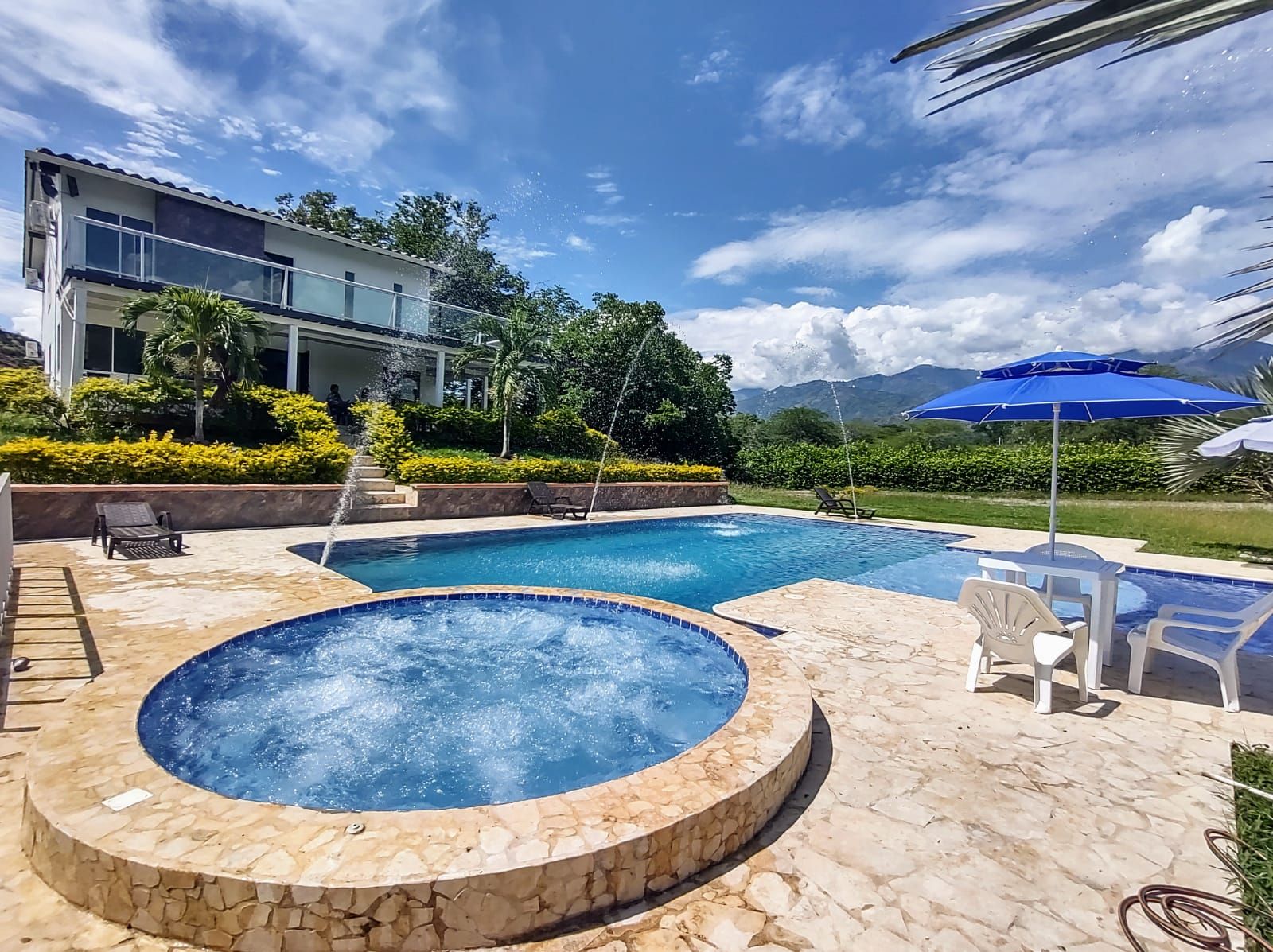 Finca en venta Antioquia Sopetrán Sopetran 4180 m2 Habitaciones 5 Baños 4 Garajes 7 Precio $800000000