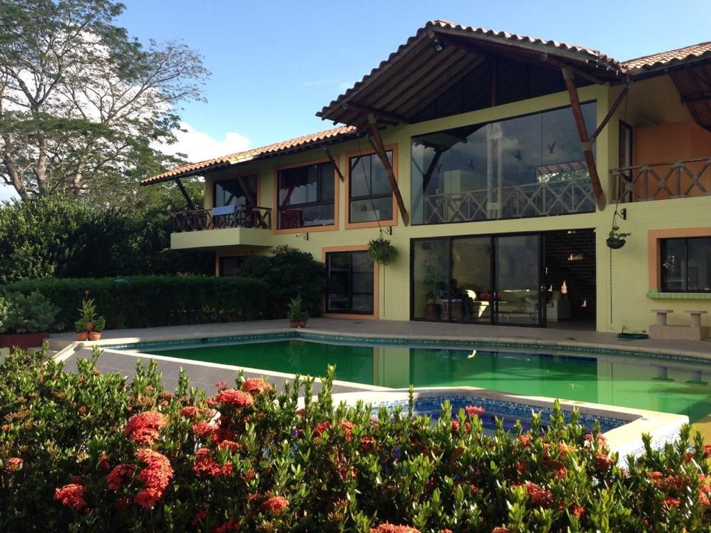 Finca en venta Antioquia Santafé De Antioquia Santafé De Antioquia 300 m2 Habitaciones 5 Baños 17 Garajes 10 Precio $1600000000