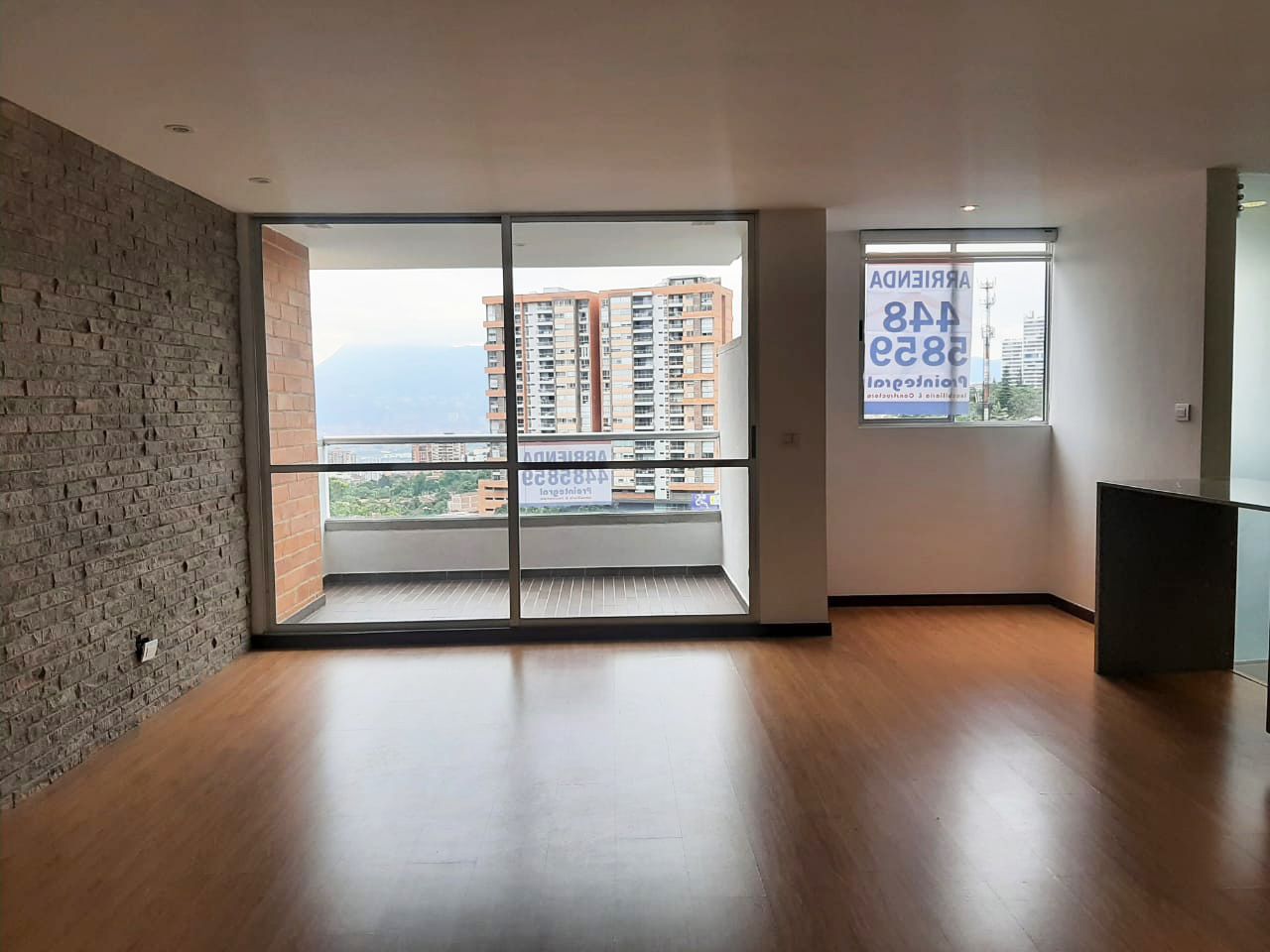 Apartamento en arriendo Antioquia Envigado El Esmeraldal 95 m2 Habitaciones 3 Baños 2 Garajes 3 Precio $3200000