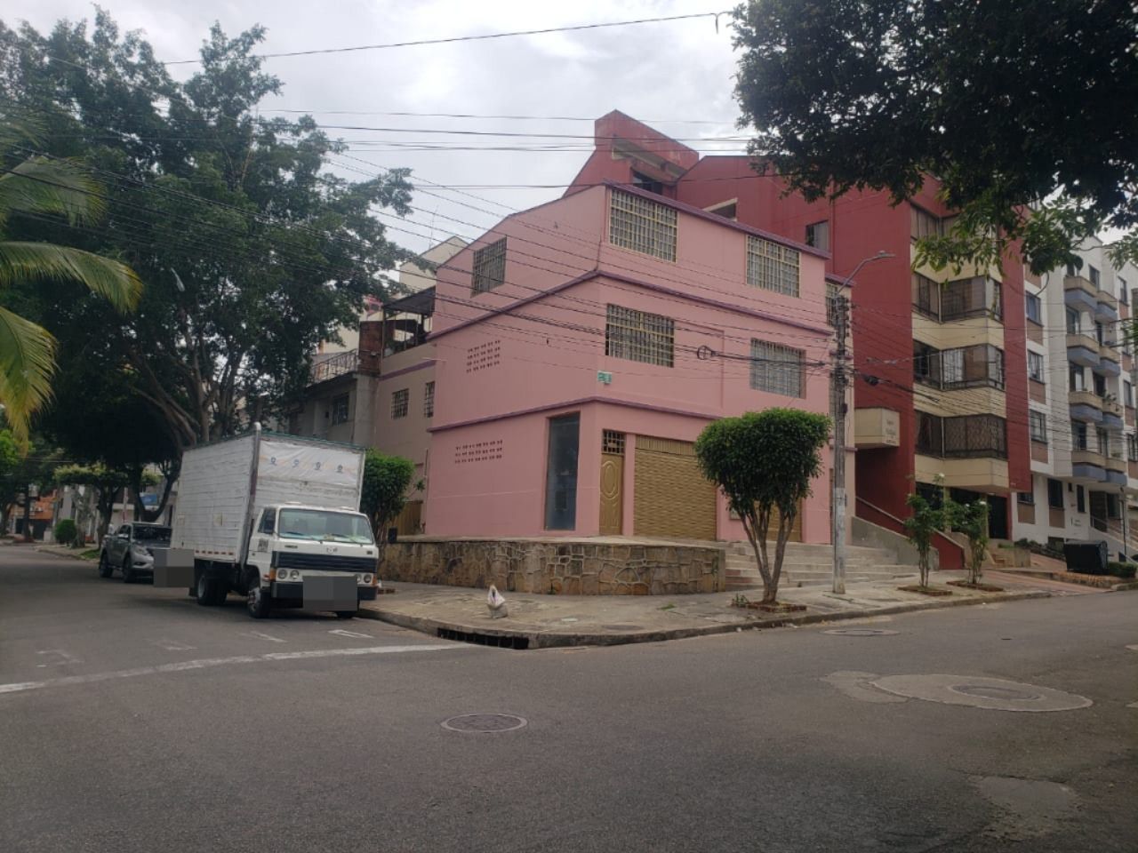 Casa en arriendo Santander Bucaramanga Alarcon 450 m2 Habitaciones 6 Baños 6 Garajes 1 Precio $7000000