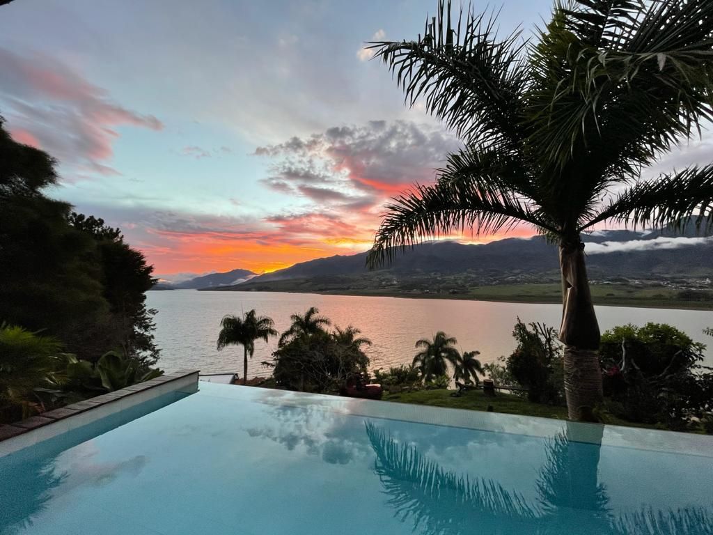 Finca en venta Valle Del Cauca Calima Calima 600 m2 Habitaciones 3 Baños 8 Garajes 5 Precio $3500000000