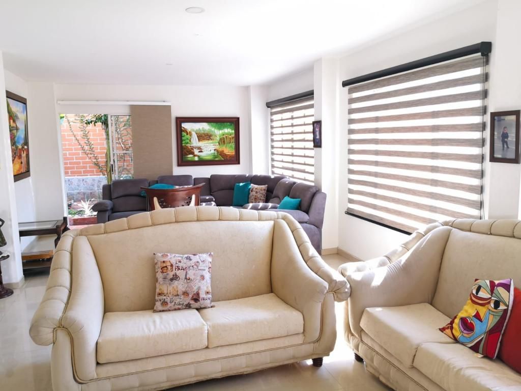 Casa en venta Valle Del Cauca Cali Parcelaciones Pance 230 m2 Habitaciones 4 Baños 13 Garajes 3 Precio $980000000