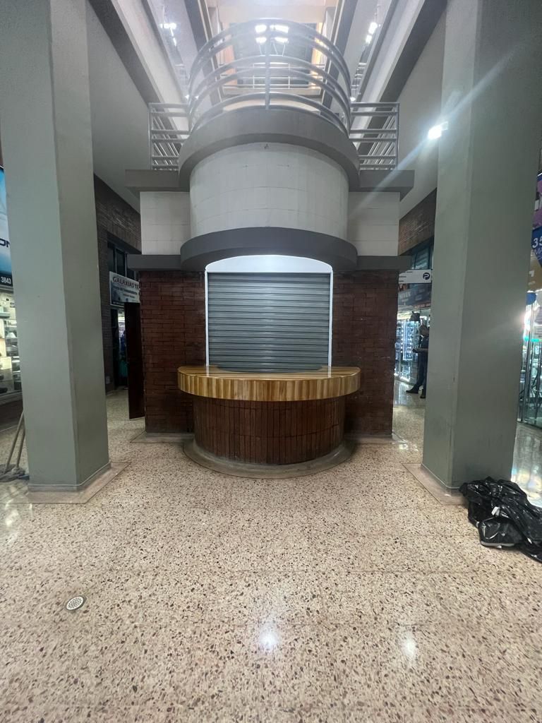 Local en arriendo Valle Del Cauca Cali San Vicente 6 m2 Habitaciones 0 Baños 0 Garajes 1 Precio $1504760